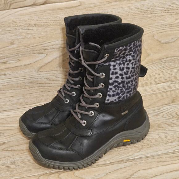 UGG Adirondack II Exotics Cheetah Black Leather Womens Boots Booties Size 7.5 - Picture 1 of 10